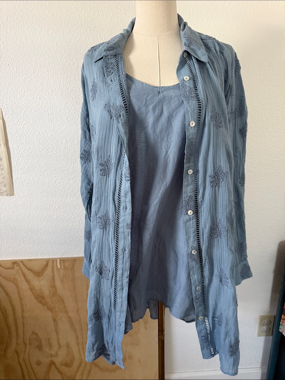 Sundance Blue Coastal Embroidered Button up and Camisole Set XL